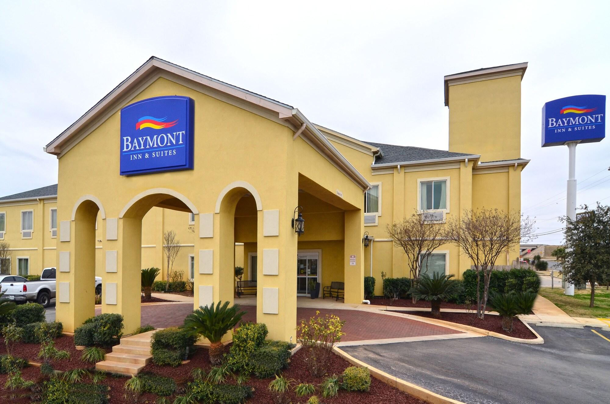 Baymont By Wyndham Pearsall Hotel Exterior foto